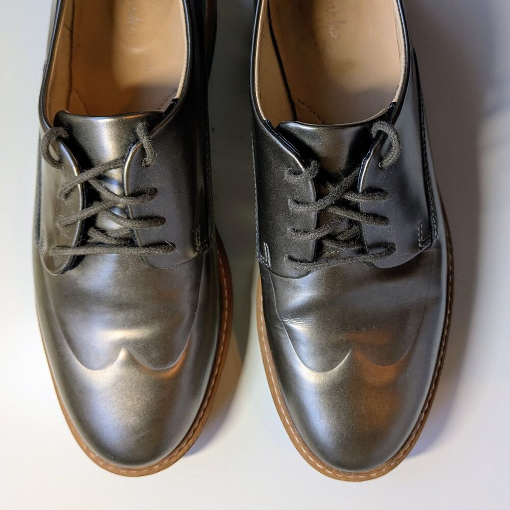 Clark's shoes | metallic oxfords | silver size 8